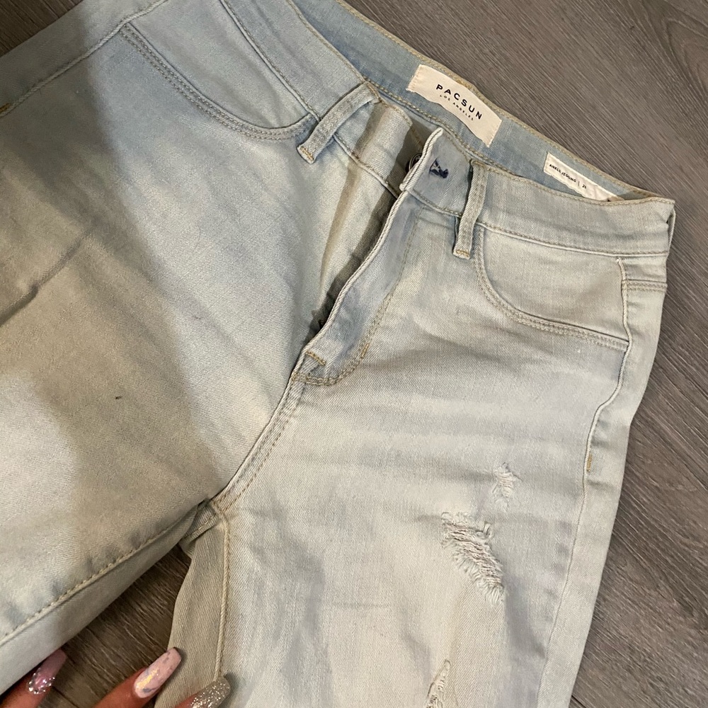 Jeans - Picture 3 of 4